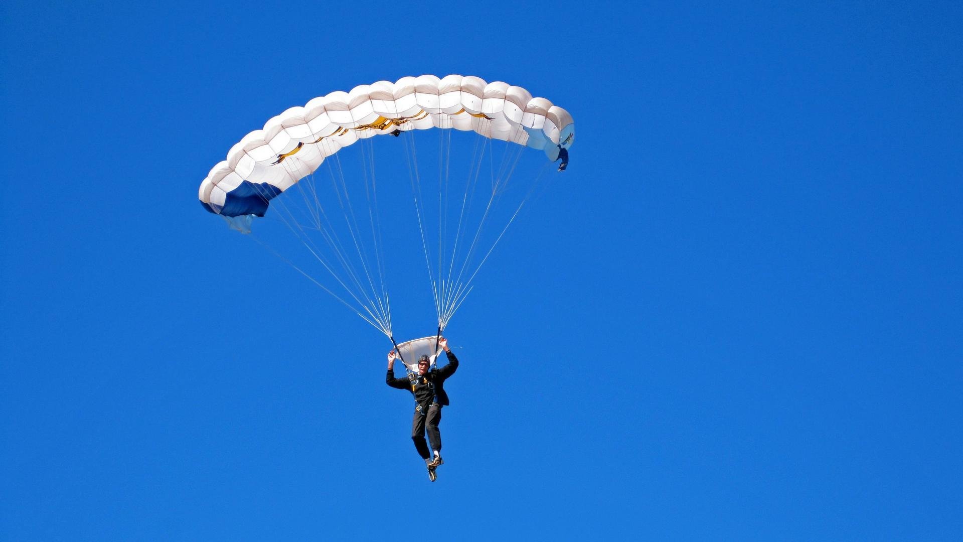 俱乐部与体育科研机构合作研究高效训练方法，体育俱乐部方案