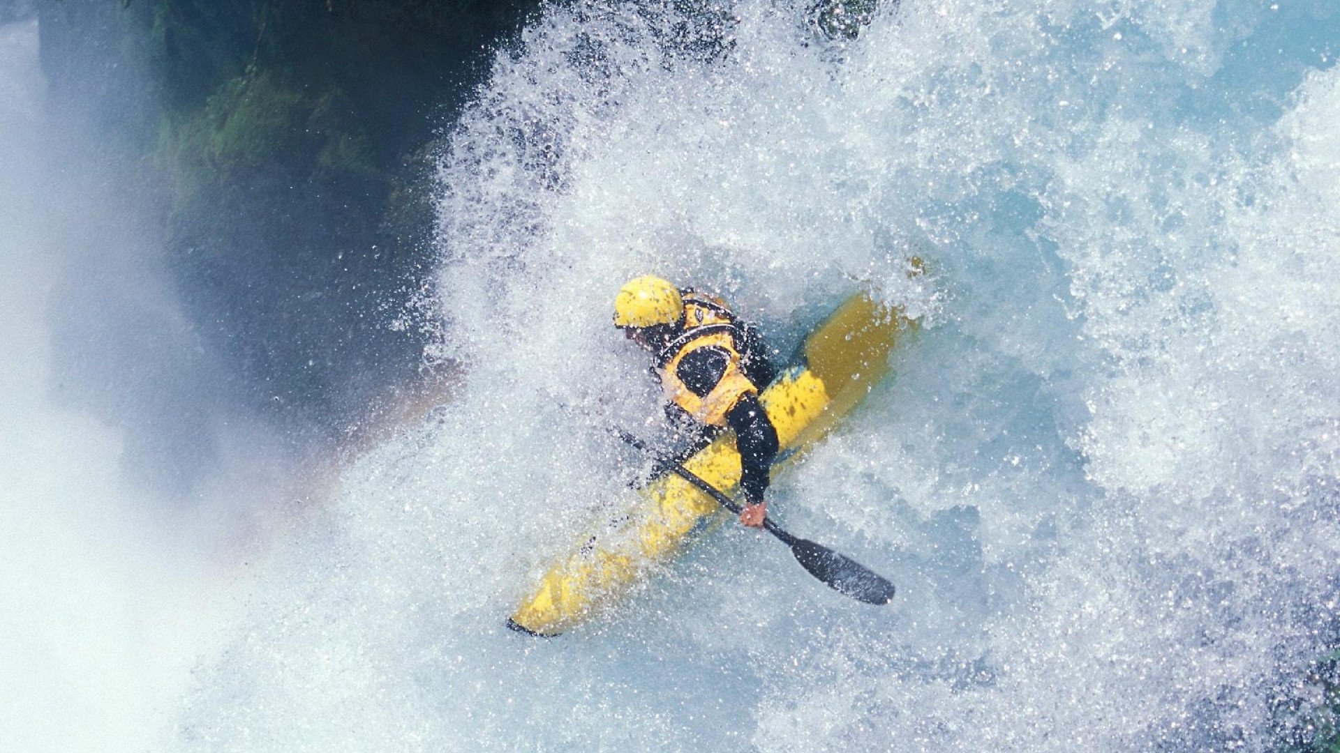 MotoGP荷兰TT站：马丁末圈外线超车 宗师级走线引全网转发